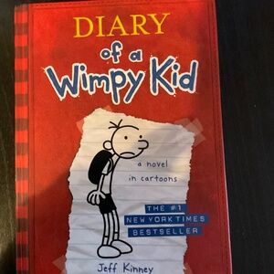 Book - Diary of a Wimpy Kid by Meff Kinney   K139